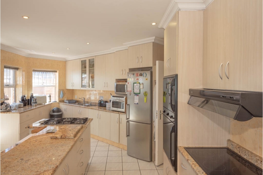 6 Bedroom Property for Sale in Humerail Eastern Cape